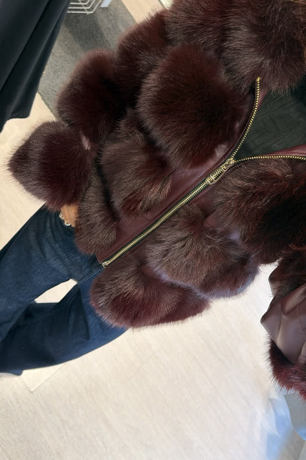 Pelliccia eco con dettagli leather-effect bordeaux yl