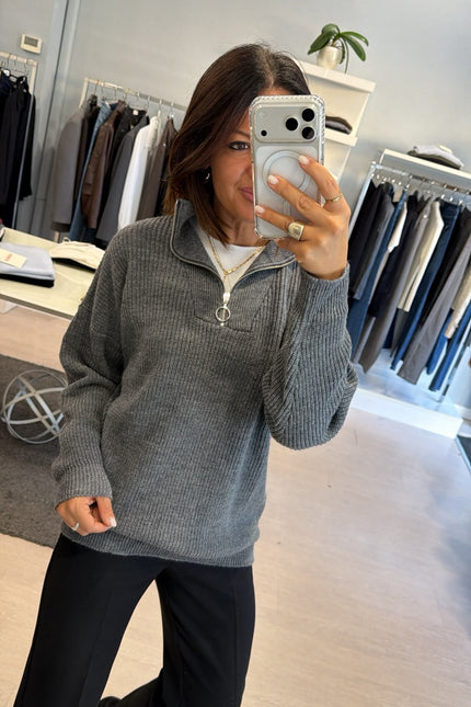 Maglia a coste mezza zip grigia kn