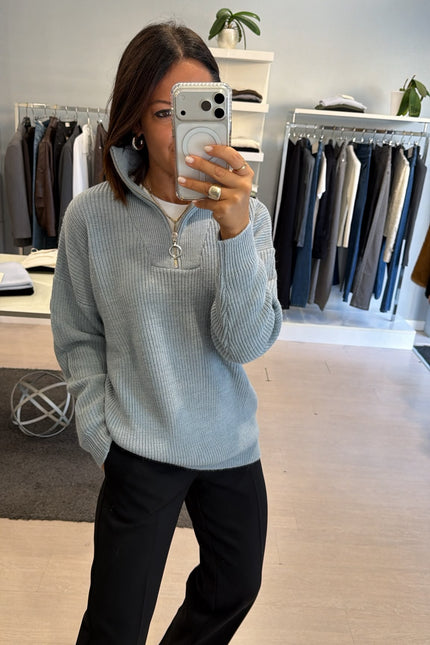 Maglia a coste mezza zip nuvola kn