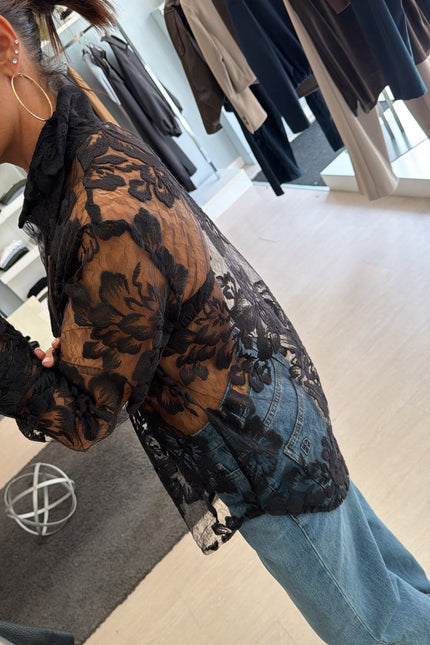 Camicia in pizzo a motivo floreale kk