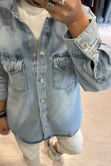 Giacca camicia over denim