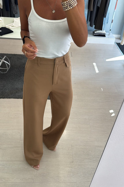 Pantalone cammello completo ak