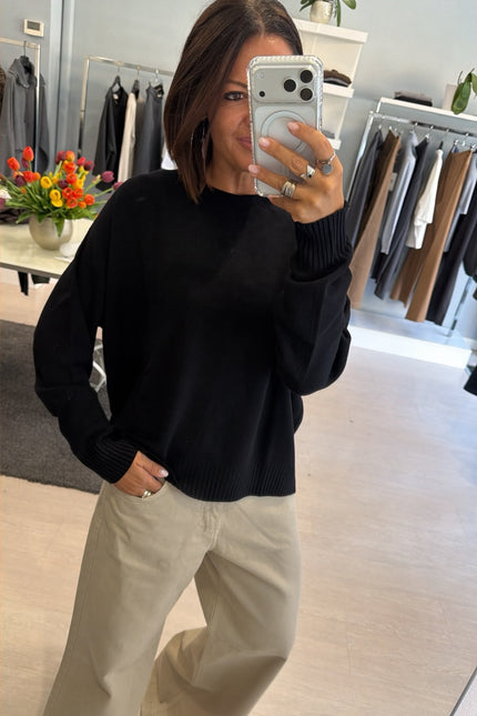Girocollo nero kn