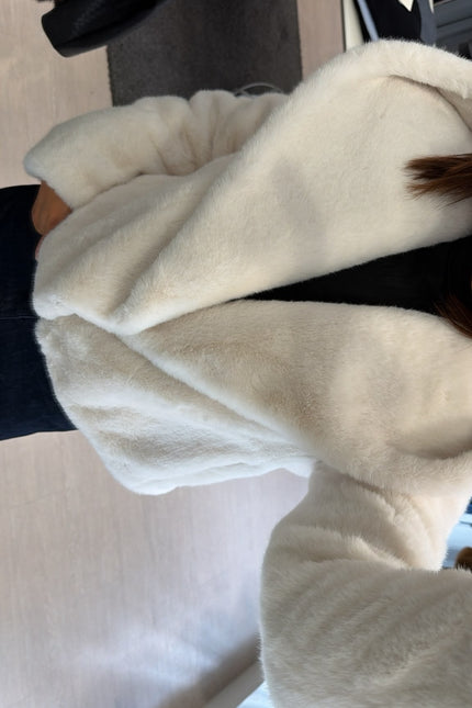 Pelliccia eco bianca yl