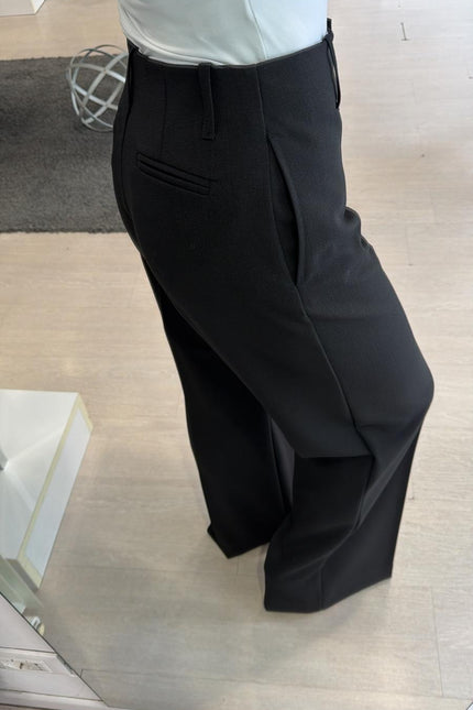 Pantalone dritto nero completo giacca asimmetrica kk