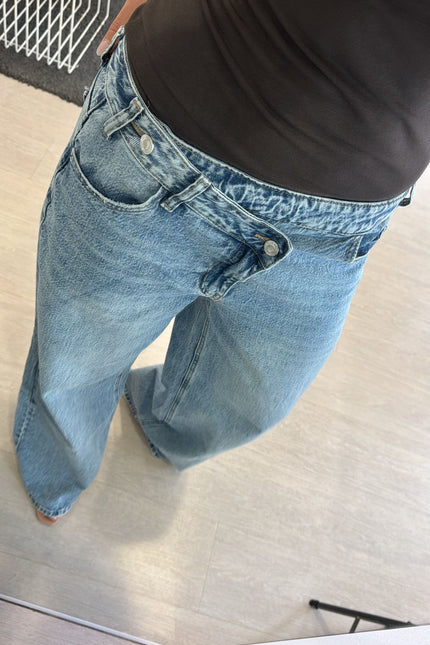 Jeans dritto vita incrociata cc