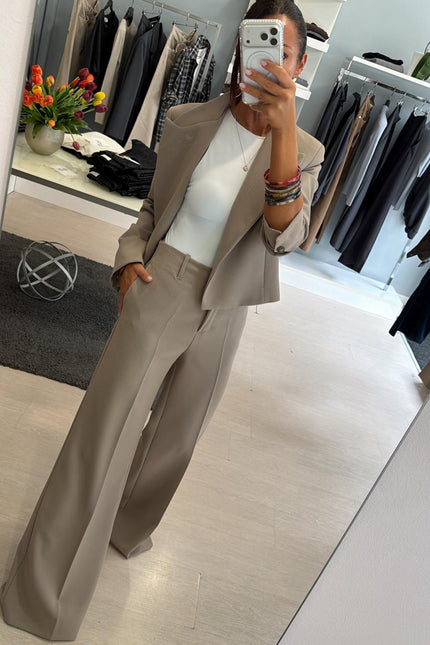 Pantalone dritto sabbia completo giacca asimmetrica kk