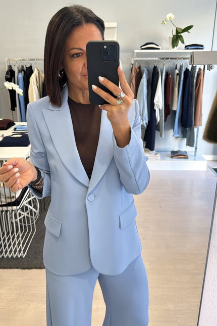 Giacca completo azzurro polvere