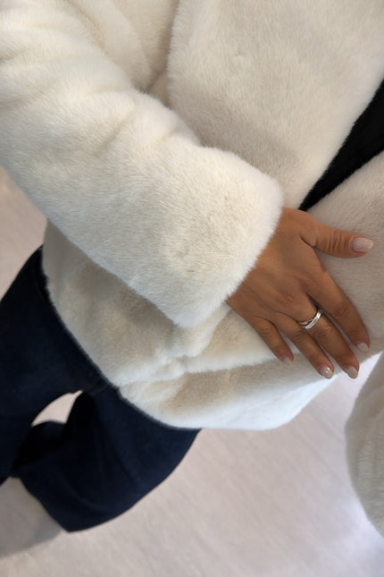 Pelliccia eco bianca yl