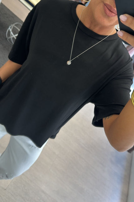 T-shirt boxy fit nera kn