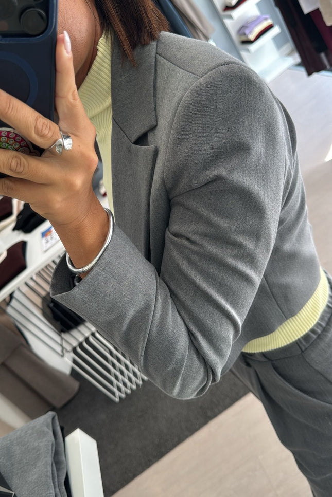 Giacca crop grigio