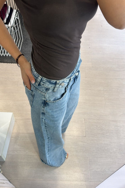 Jeans dritto vita incrociata cc