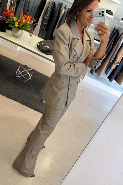Pantalone dritto completo tortora ak