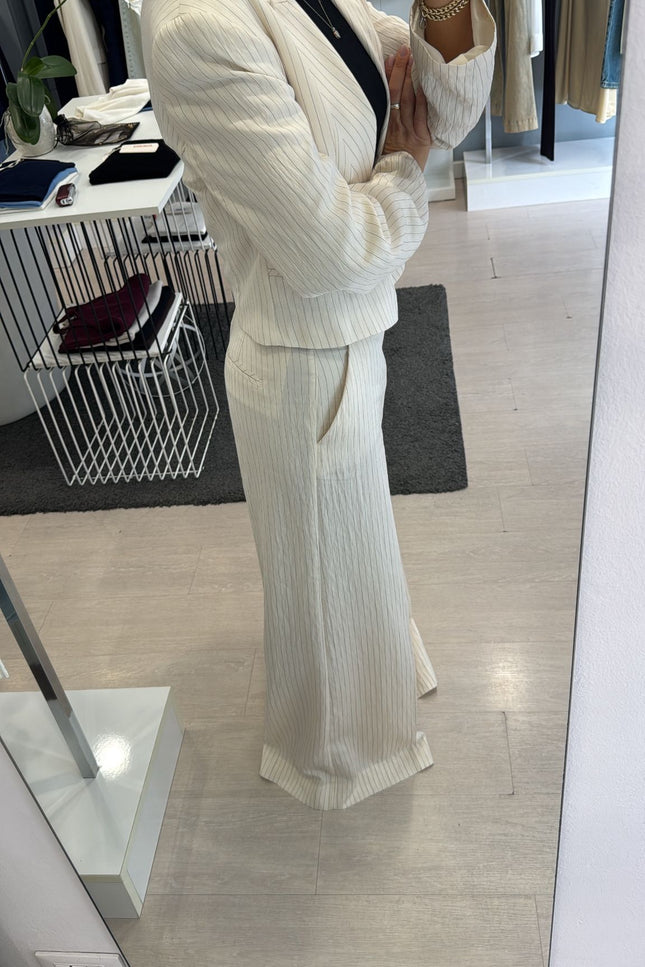 Pantalone completo ecru gessato