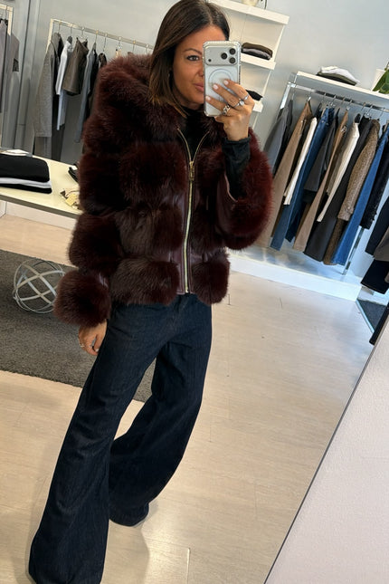 Pelliccia eco con dettagli leather-effect bordeaux yl