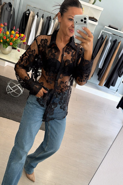 Camicia in pizzo a motivo floreale kk