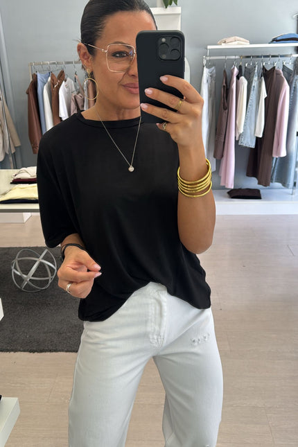 T-shirt boxy fit nera kn