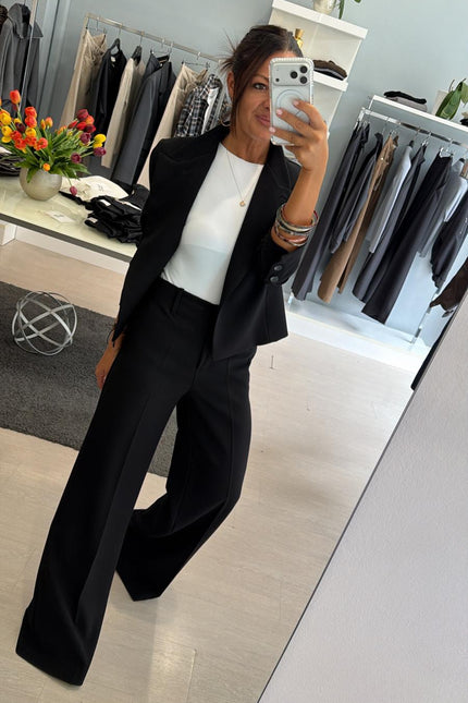 Pantalone dritto nero completo giacca asimmetrica kk