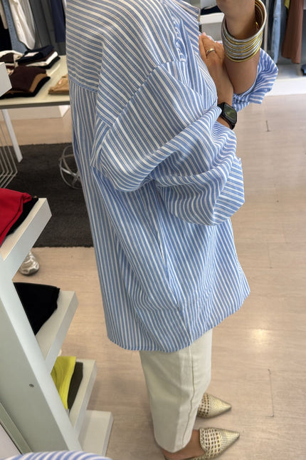 Camicia oversize a righe bianca azzurra cc
