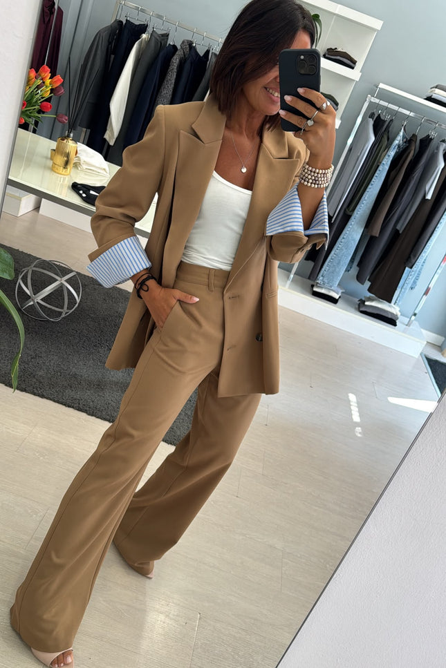 Pantalone cammello completo ak