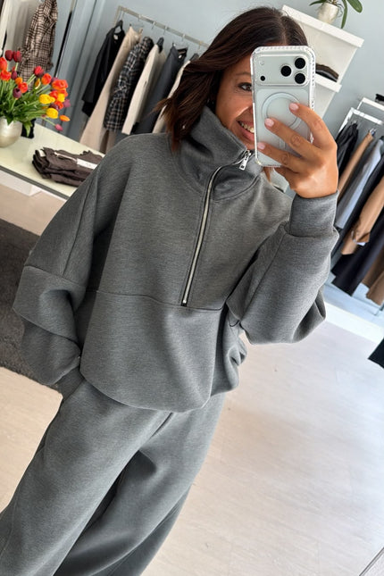 Set tuta grigio medio kn