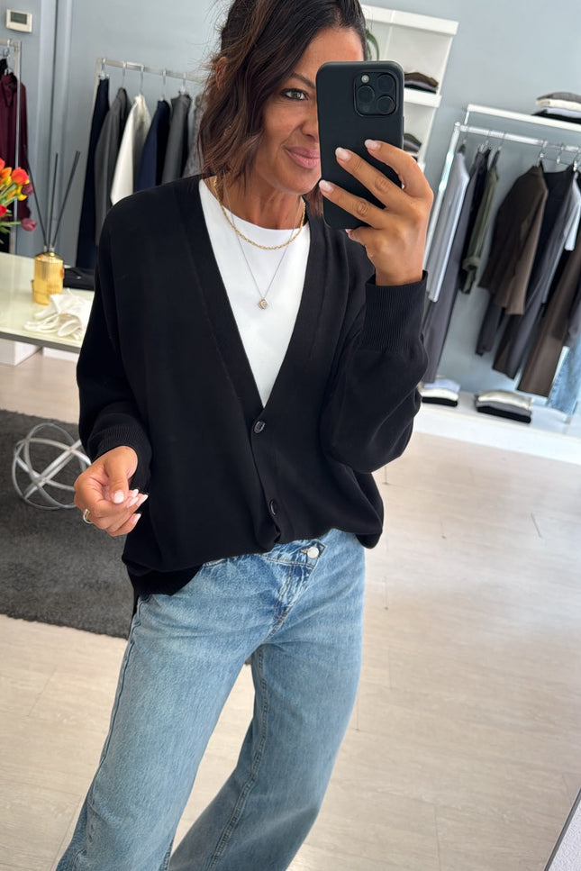 Cardigan over nero kn
