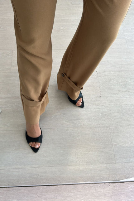 Pantalone cargo cammello ak