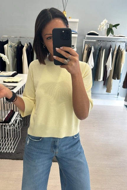 Girocollo giallo pastello