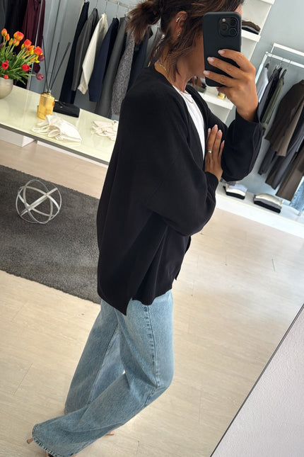 Cardigan over nero kn