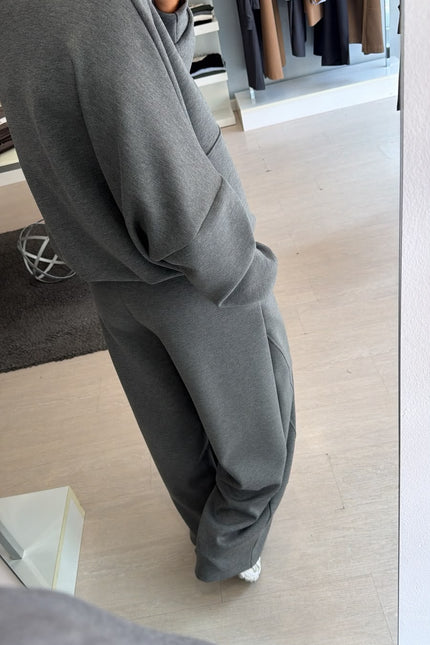 Set tuta grigio medio kn