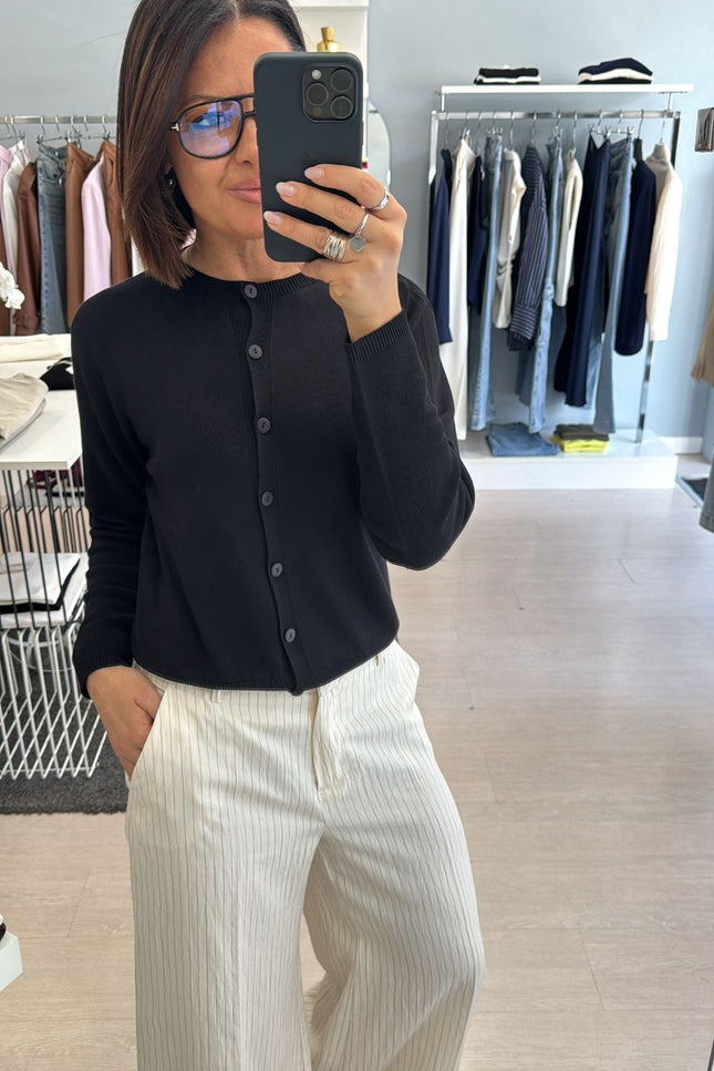 Cardigan regular nero kn