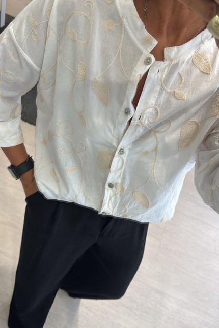 Camicia ricamo bianca cc