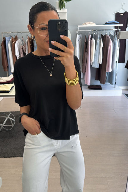 T-shirt boxy fit nera kn