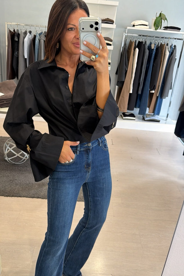 Camicia Oversize Nera spilla gioiello kk