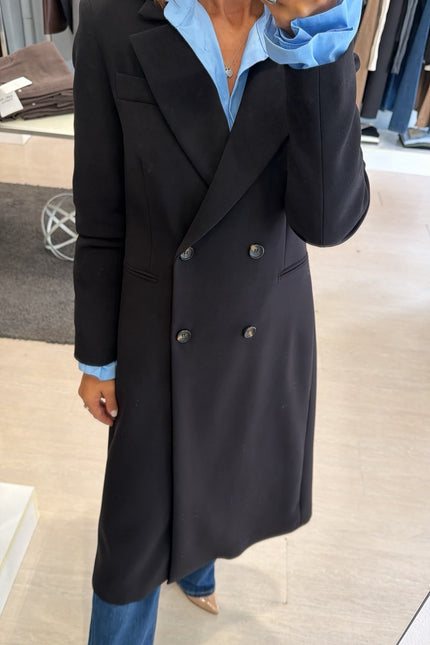 Cappotto nero Ak