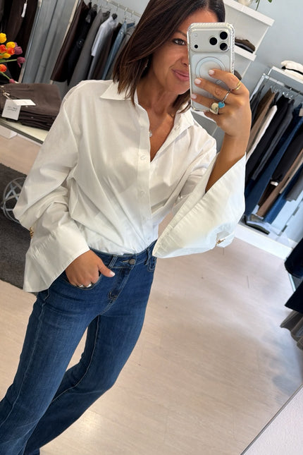 Camicia Oversize Bianca spilla gioiello kk