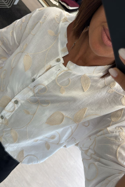 Camicia ricamo bianca cc