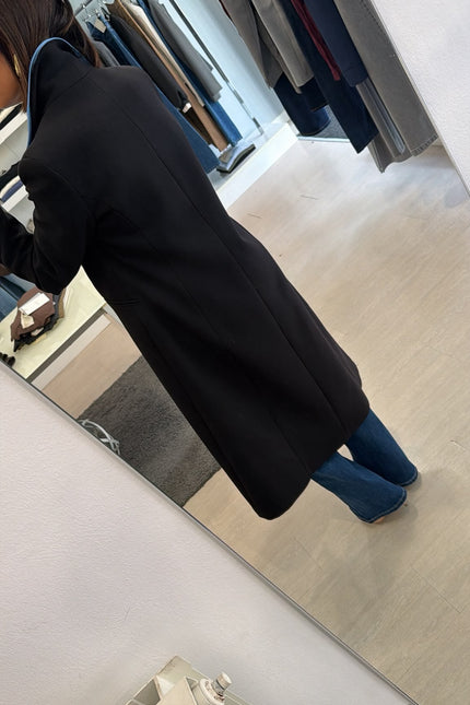 Cappotto nero Ak