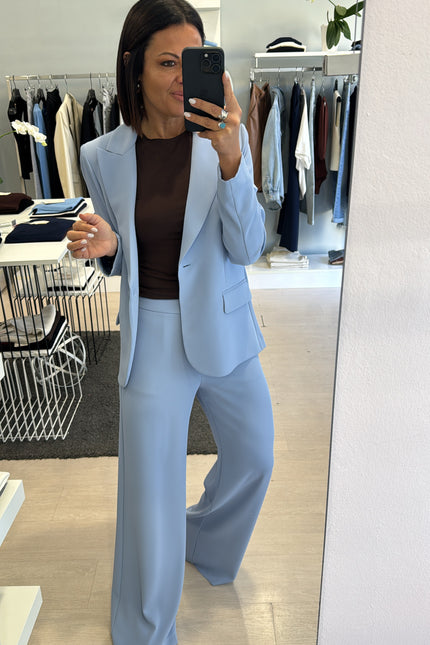 Pantalone completo azzurro polvere