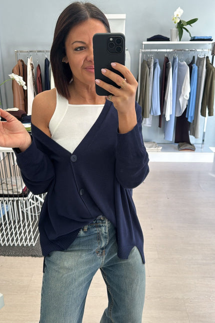 Cardigan over blu