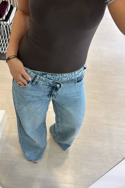 Jeans dritto vita incrociata cc