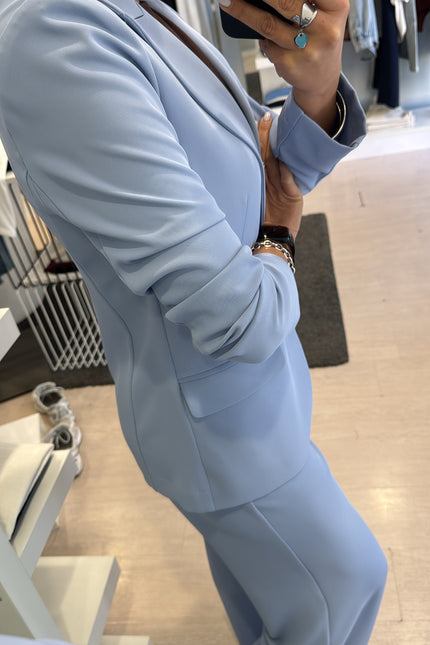 Giacca completo azzurro polvere