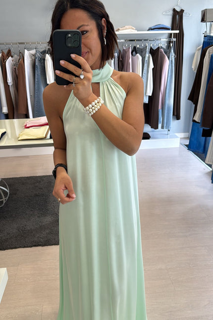 Abito lungo in satin verde mela kk