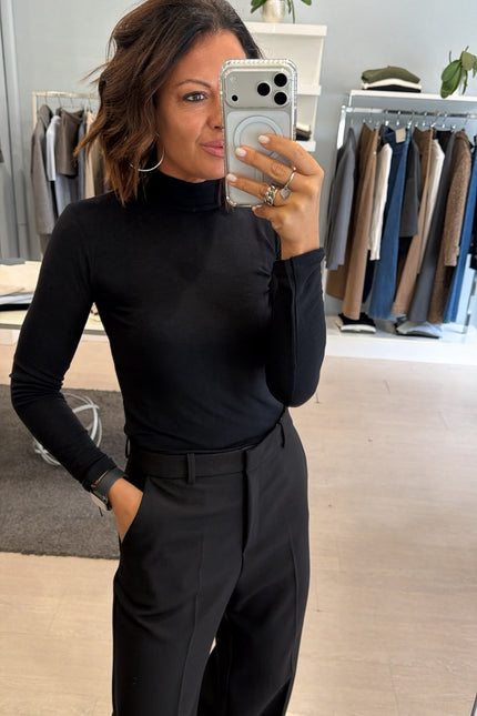 Lupetto essential Nero Kn
