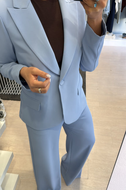 Pantalone completo azzurro polvere