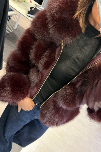 Pelliccia eco con dettagli leather-effect bordeaux yl