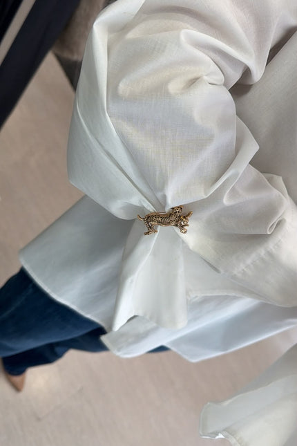 Camicia Oversize Bianca spilla gioiello kk