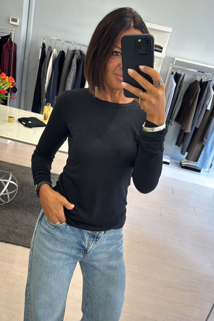 Maglia girocollo nera kn