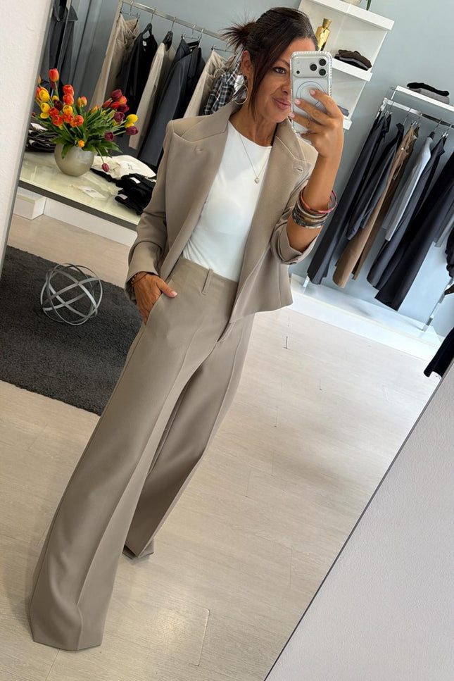Pantalone dritto sabbia completo giacca asimmetrica kk