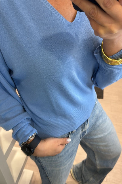 Maglia scollo v azzurro